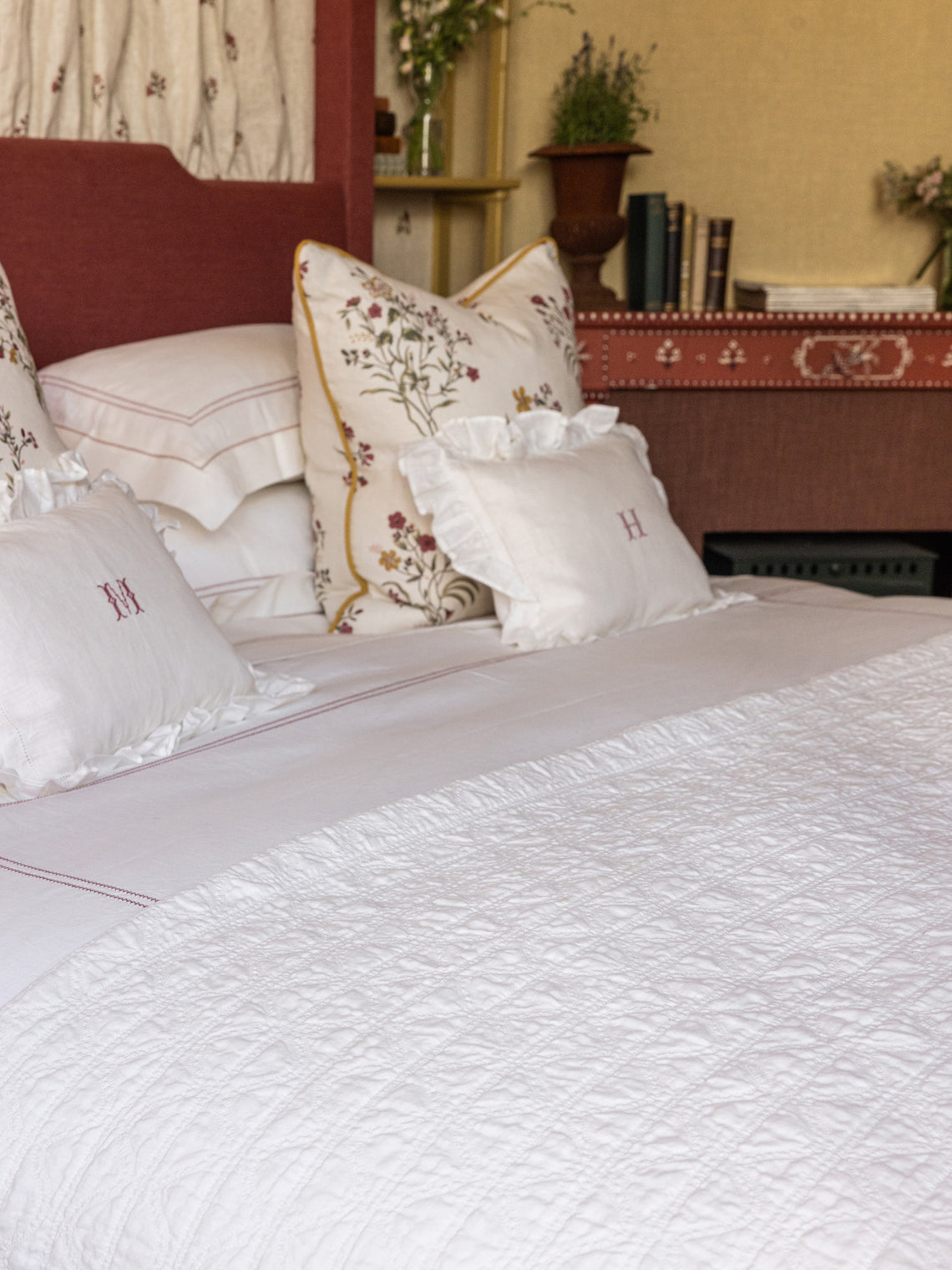 Volga Linen - Ruslan Linen Quilt (102.5in/2.6m) - White - ABASK