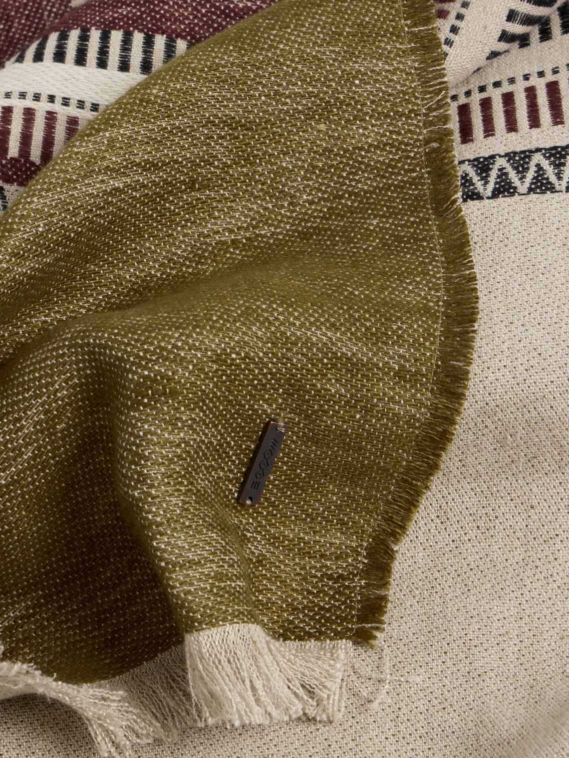 de Le Cuona - Striped Linen Throw (96.5in/2.5m) - Multiple - ABASK