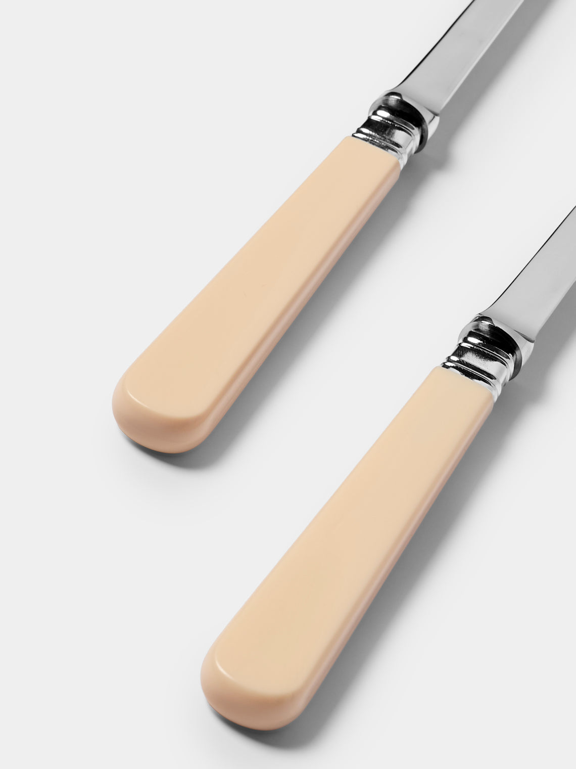 Alain Saint-Joanis - | Set of 2 | Joyau Resin Salad Servers - Cream - ABASK