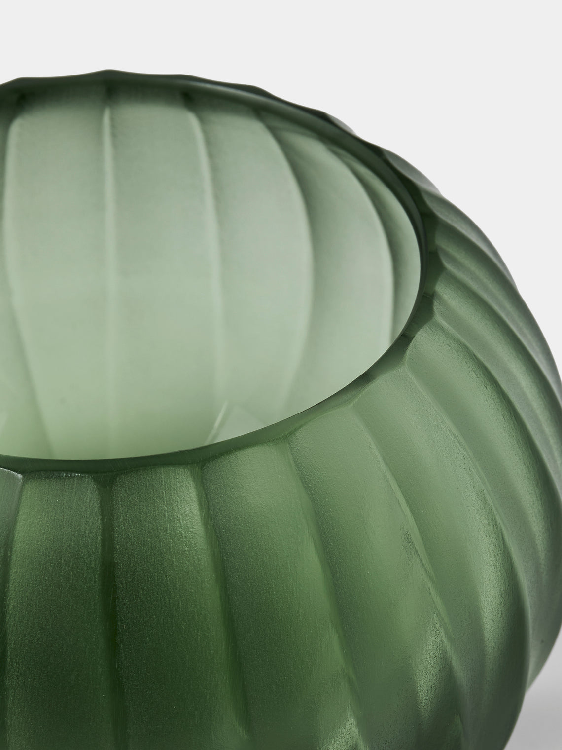 Micheluzzi Glass - Bocia Salvia Coste Hand-Blown Murano Glass Vase (6in/15cm) - Green - ABASK