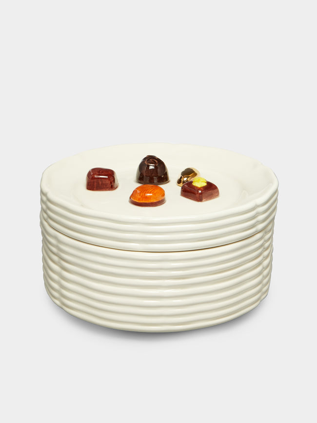 Este Ceramiche - Chocolates Hand-Painted Ceramic Trompe-L'oeil Box -  - ABASK - 