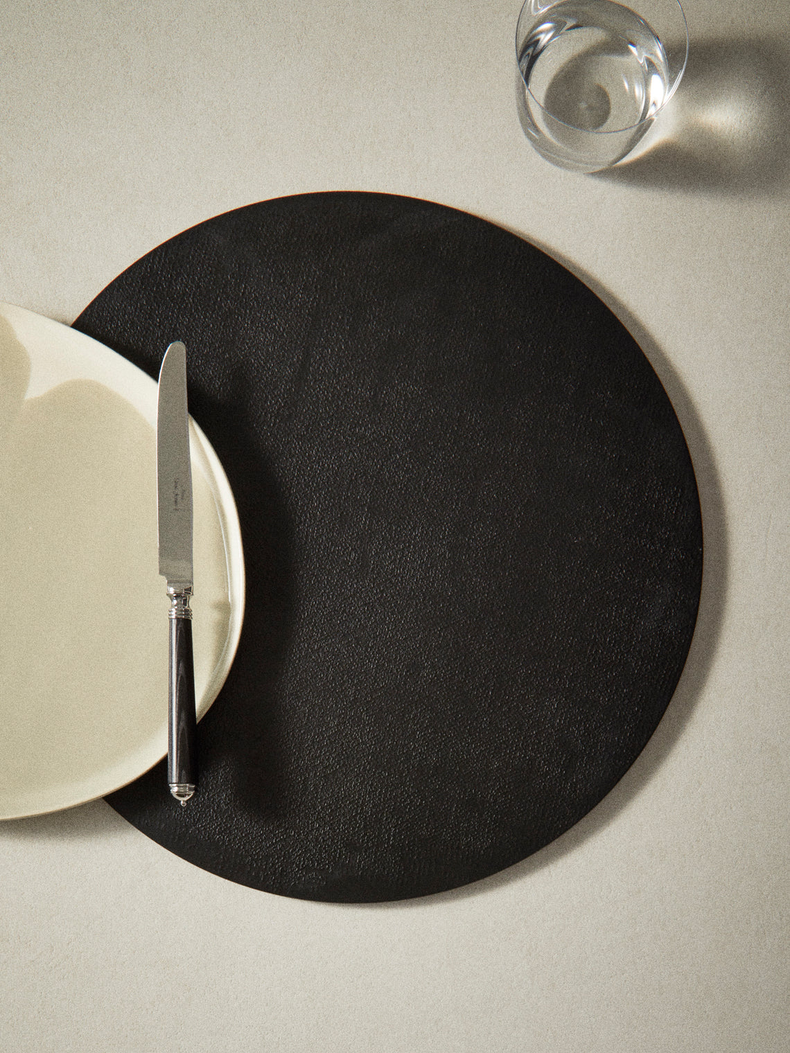MAAR Design - | Set of 4 | Carbone Hand-Painted Lacquered Placemats - Black - ABASK