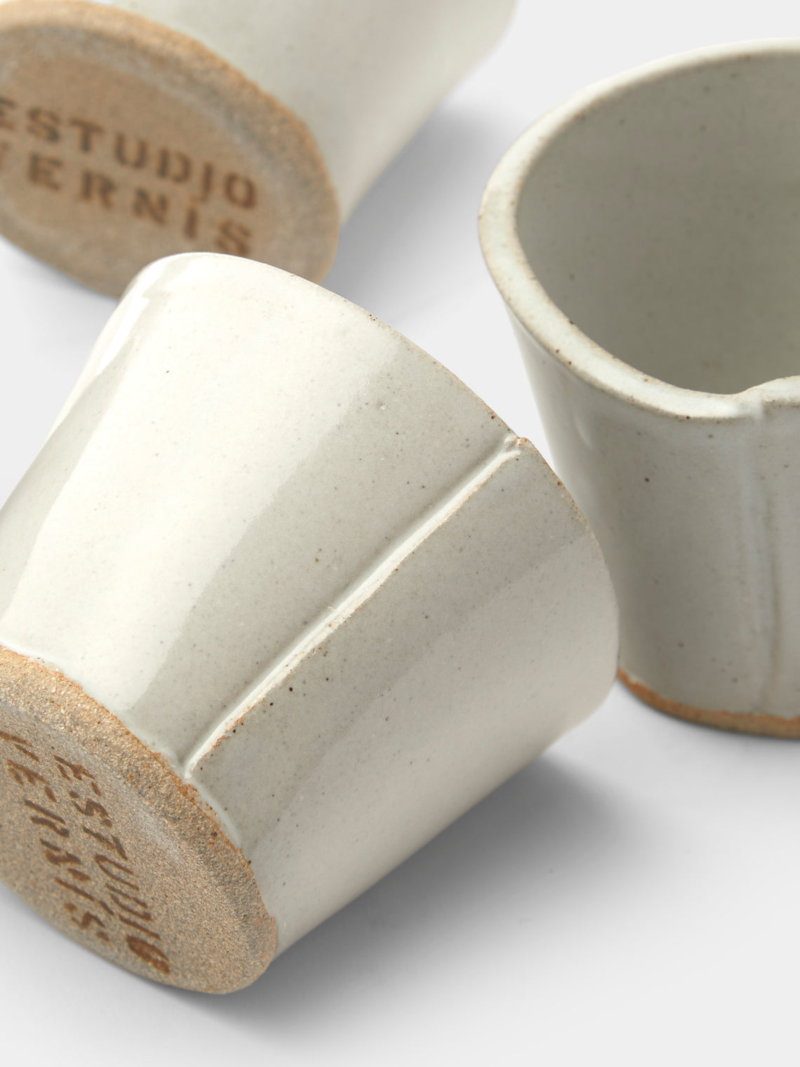 Estudio Vernís - Wood-Fired Stoneware Handleless Mugs (Set of 6) - White - ABASK