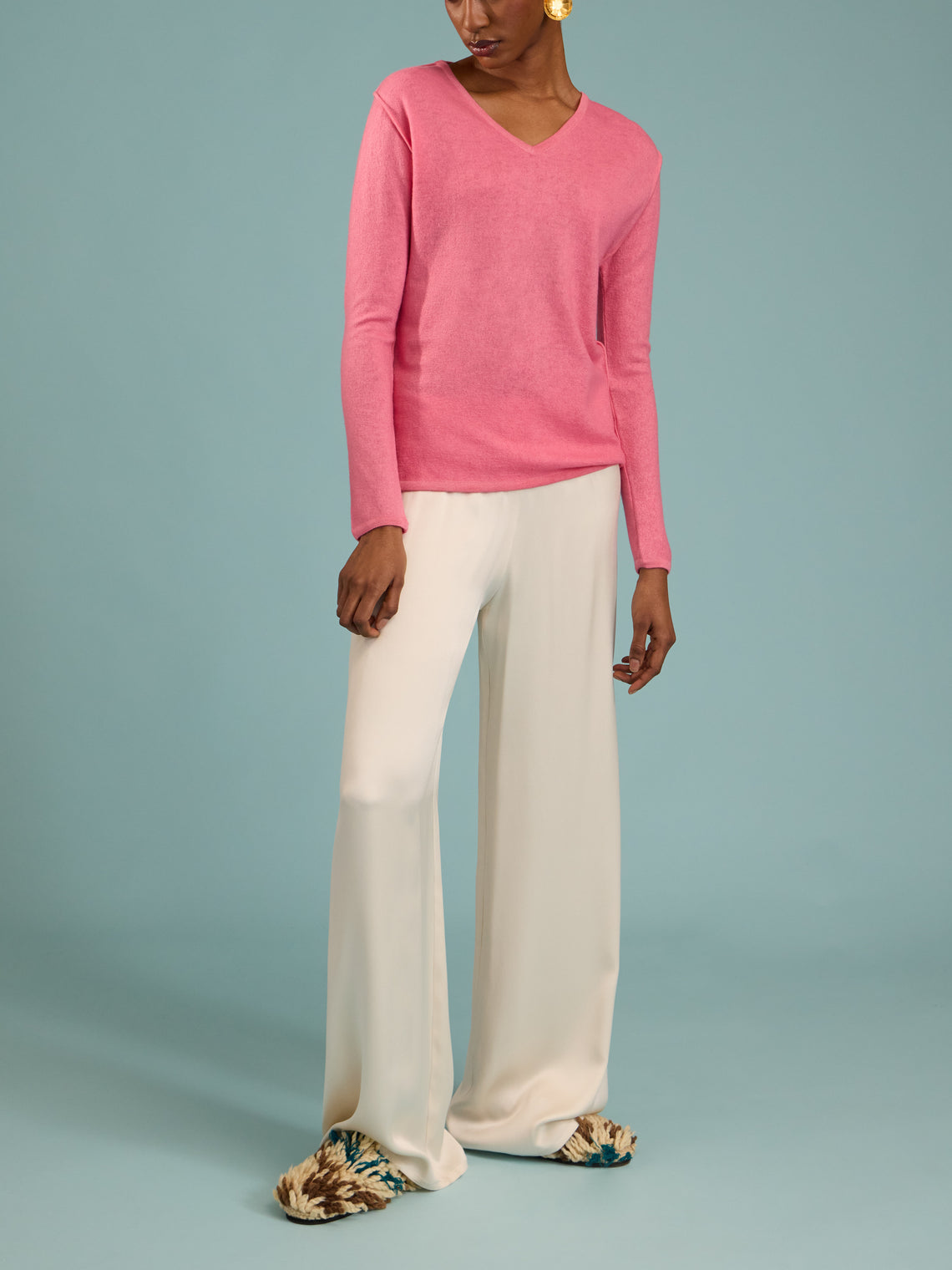 Denis Colomb - Fuzzy Brushed Cashmere V-Neck Sweater | Size: S - Pink - ABASK