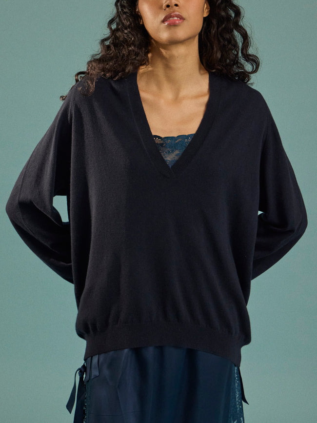 Arch4 - Oona Baby Goat Cashmere V-Neck Sweater | Size: S - Navy - ABASK