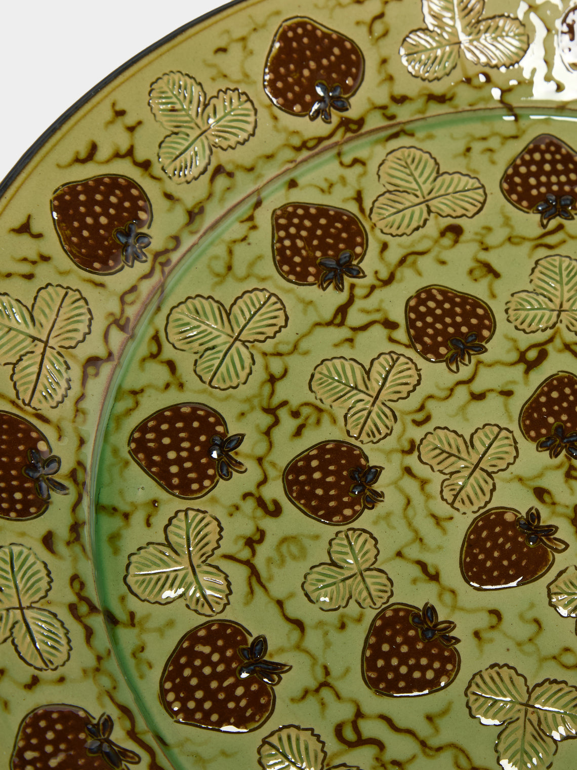 Poterie d’Évires - Strawberries Hand-Painted Ceramic Round Platter - Green - ABASK