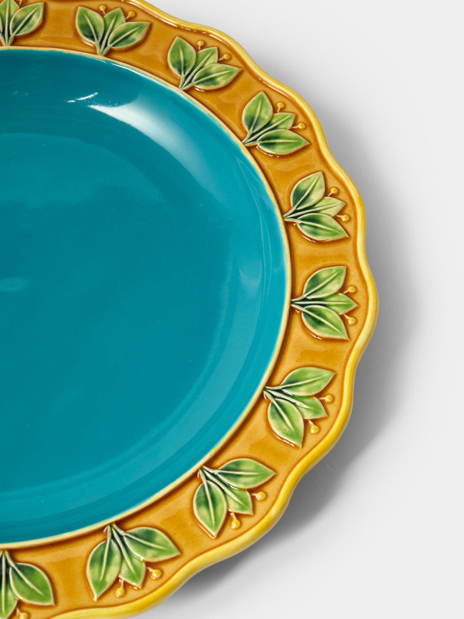 Verdolini - Chestnut Hand-Painted Majolica Ceramic Serving Plate (12.5in/32cm) - Blue - ABASK