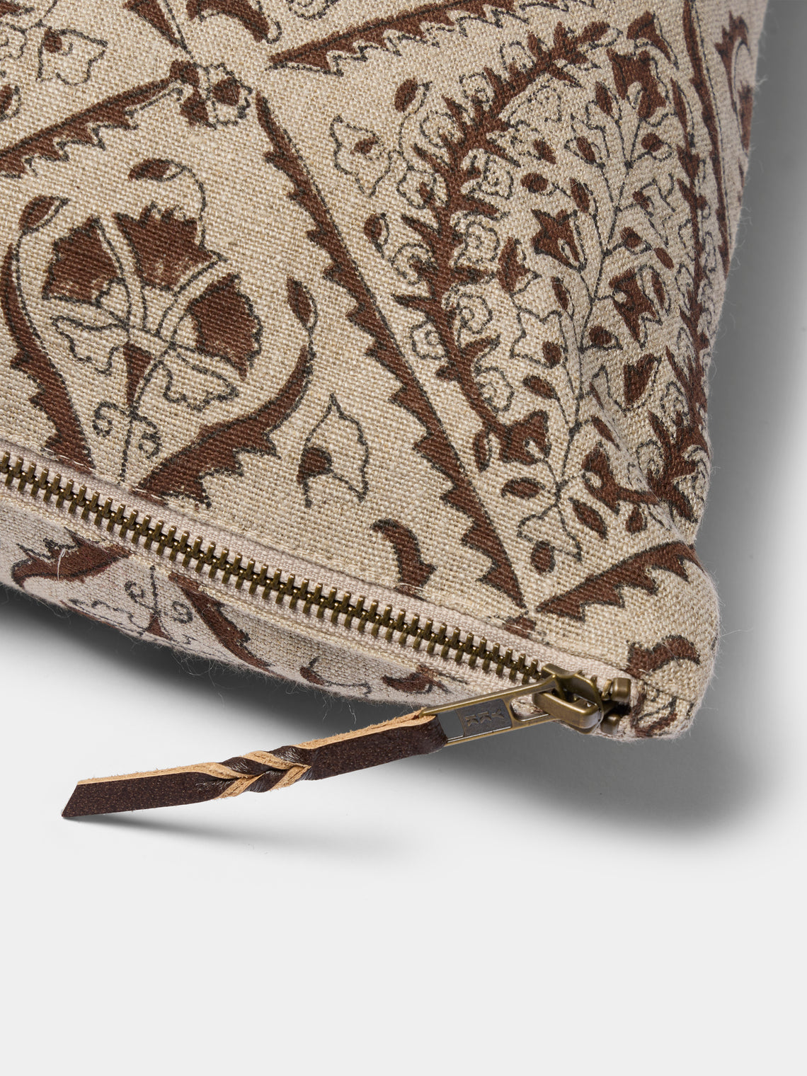 Chamois - Block-Printed Linen Cushions – 19.5in/50cm (Set of 2) - Brown - ABASK