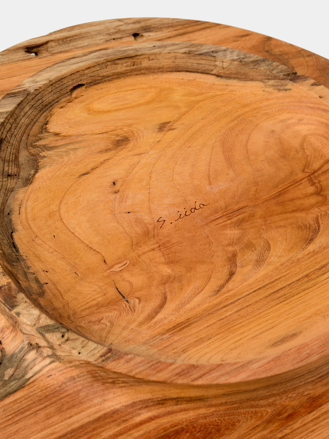 Iida Woodturning - Hand-Turned Zelkova Oil-Finish Tray (16.5in/42.5cm) - Brown - ABASK