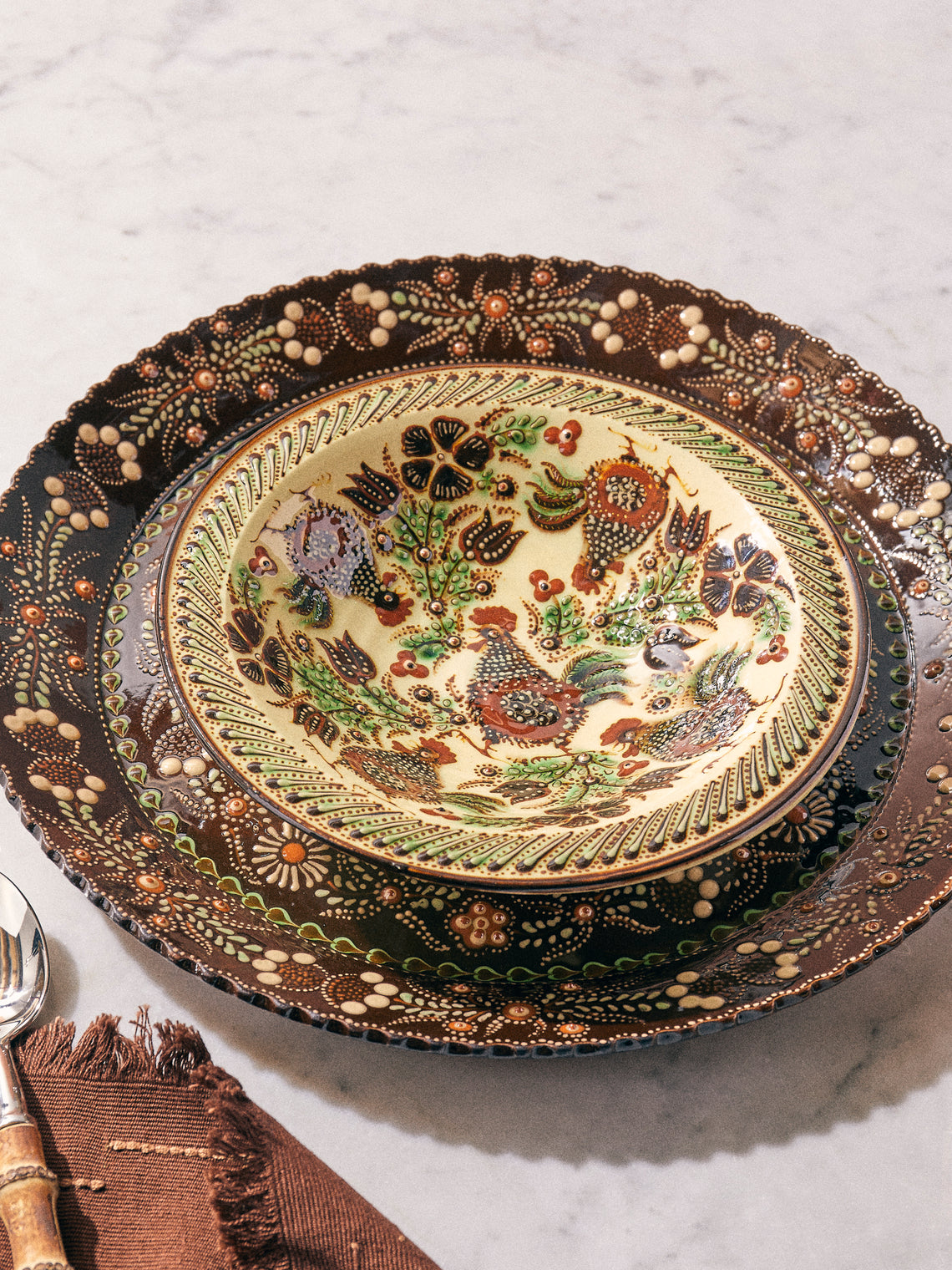 Poterie d’Évires - Chickens Hand-Painted Ceramic Serving Bowl - Cream - ABASK