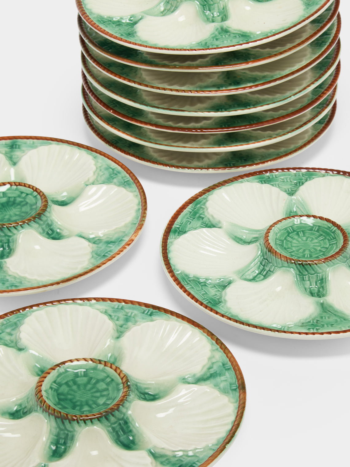 Antique and Vintage - 1950s Ceramic Oyster Plates – 9.5in/24cm (Set of 10) - Green - ABASK
