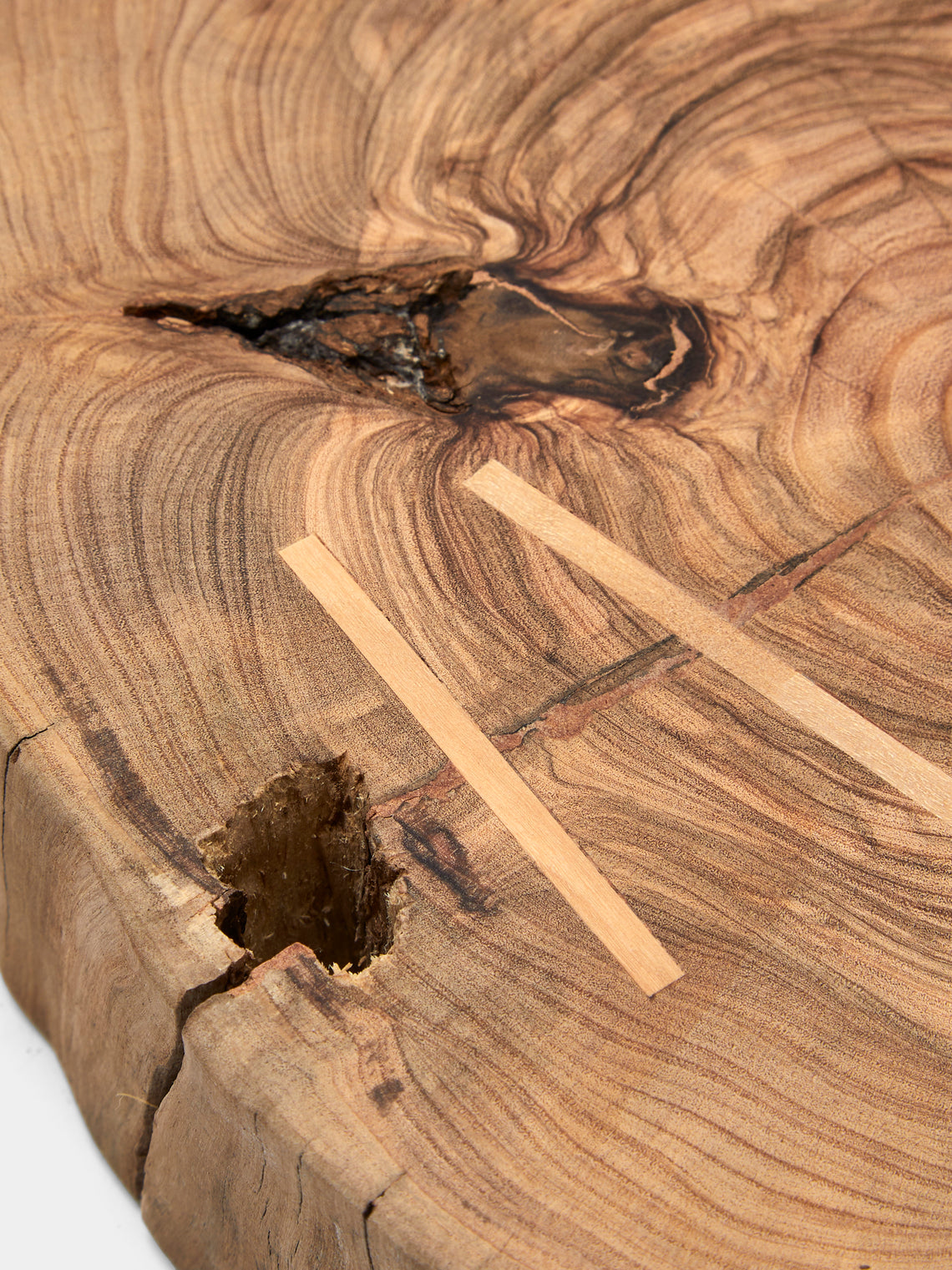 Art Brugi - Hand-Carved Olivewood Cheese Board - Brown - ABASK