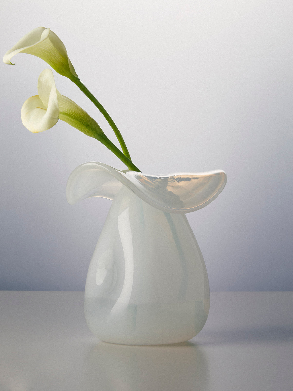 Oog Objects - 6 Hand-Blown Glass Vase (7.5in/18.5cm) - White - ABASK