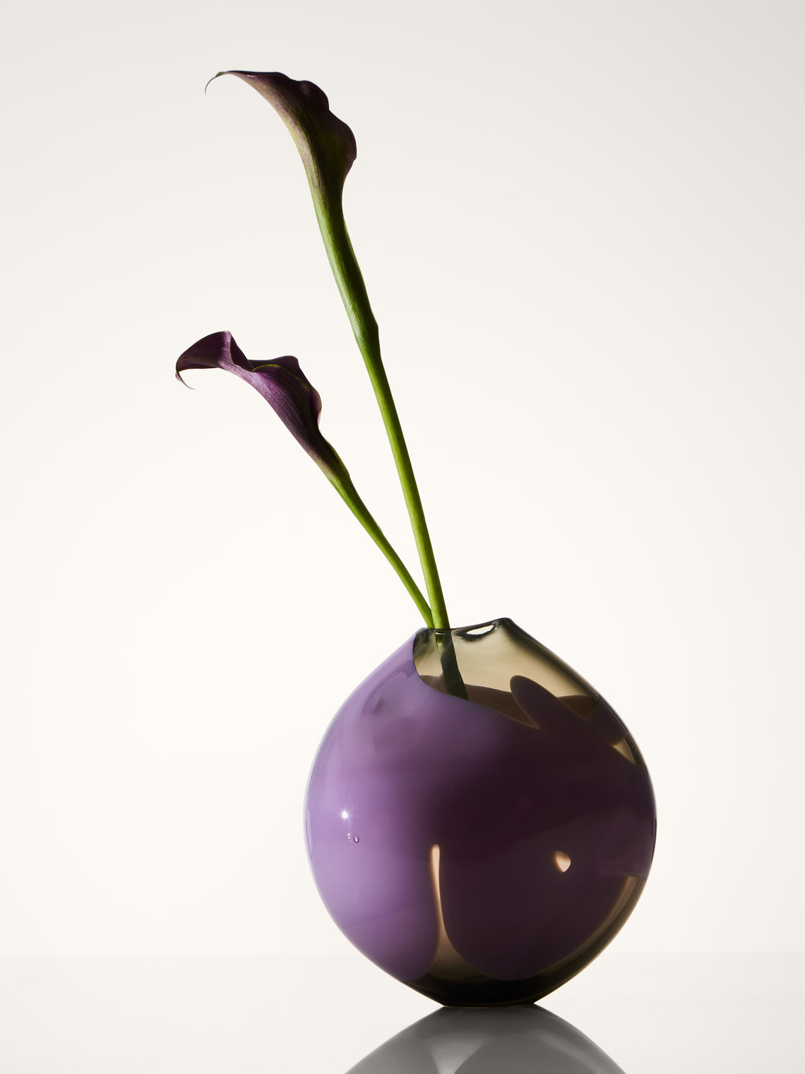 Michèle Oberdieck - Mauve Hand-Blown Glass Vase (9.5in/24cm) - Purple - ABASK