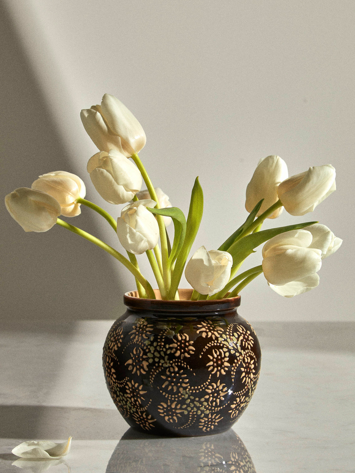 Poterie d’Évires - Flowers Hand-Painted Ceramic Vase - Dark brown - ABASK