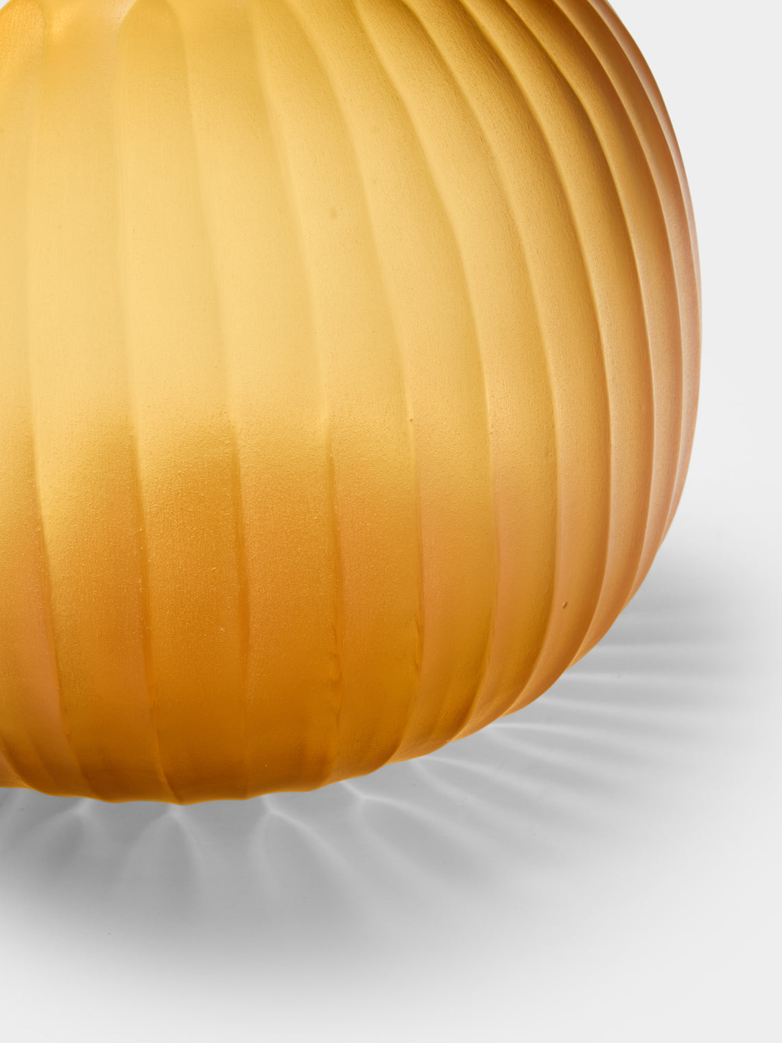 Micheluzzi Glass - Riccio Ambra Coste Hand-Blown Murano Glass Vase (8.5in/22cm) - Yellow - ABASK