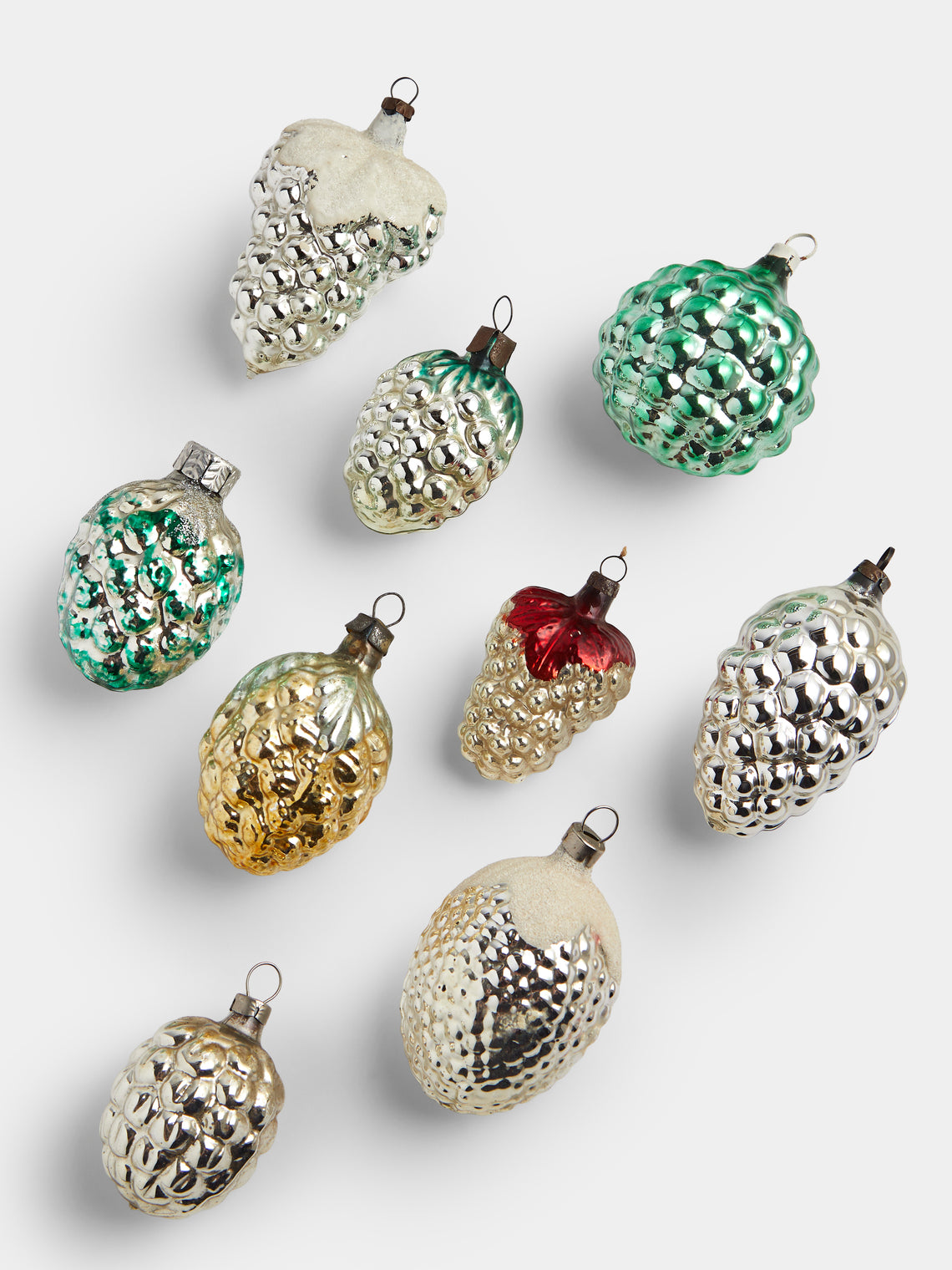 Antique and Vintage - Early-20th-Century Grape Glass Baubles (Set of 9) - Silver - ABASK
