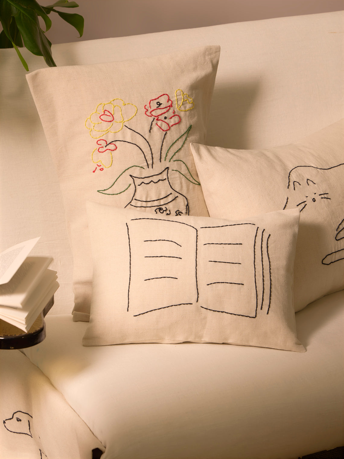 Oeuvres Sensibles - Book Hand-Embroidered Cotton and Hemp Cushion (15.5in/40cm) - Cream - ABASK