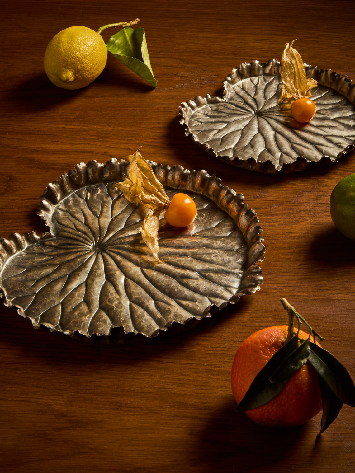 Antique and Vintage - Mid-Century Buccellati Lilypad Silver-Plated Trays (Set of 2) - Brown - ABASK