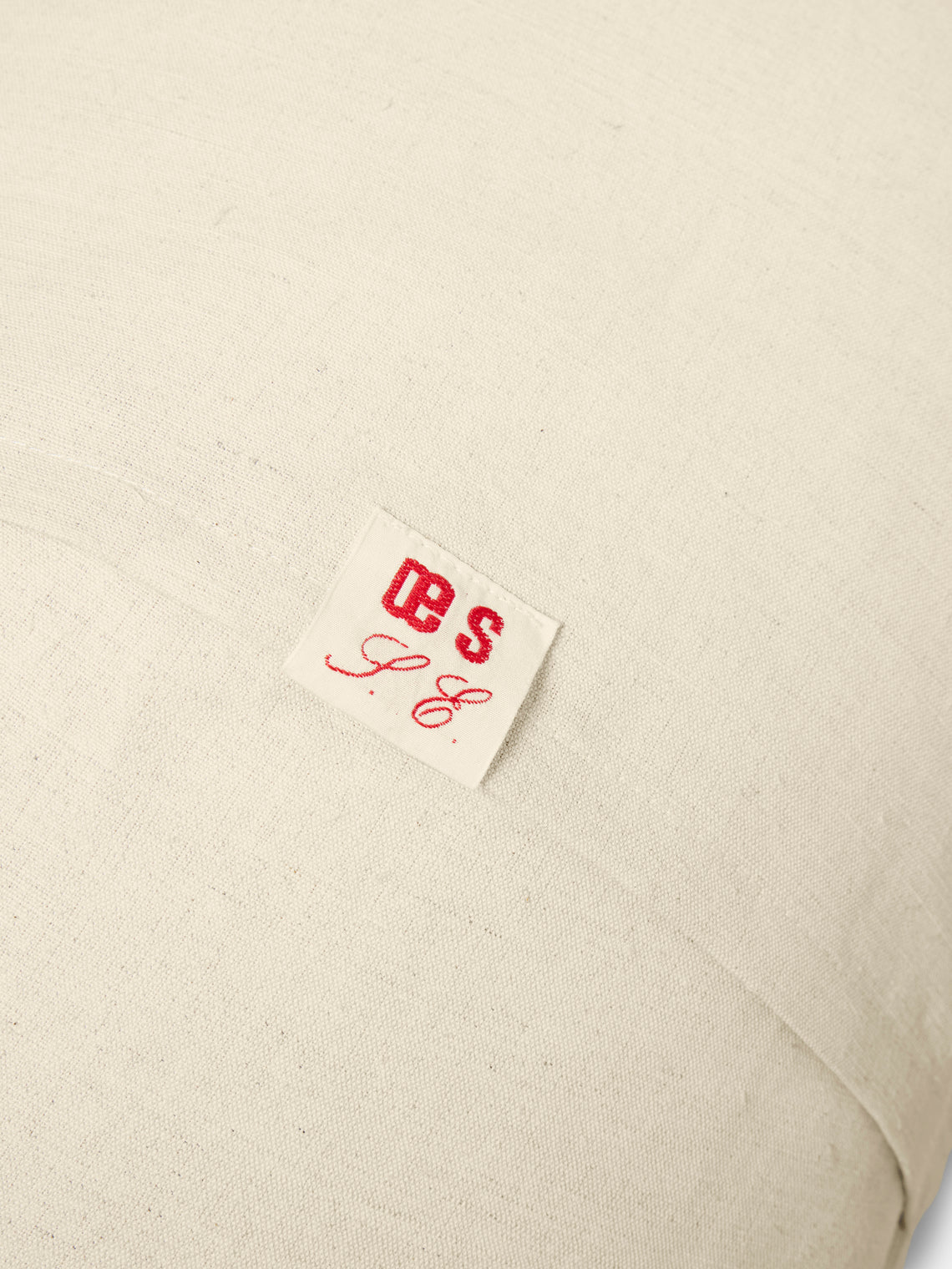 Oeuvres Sensibles - Dog Hand-Embroidered Cotton and Hemp Linen Cushion (15.5in/40cm) - Cream - ABASK