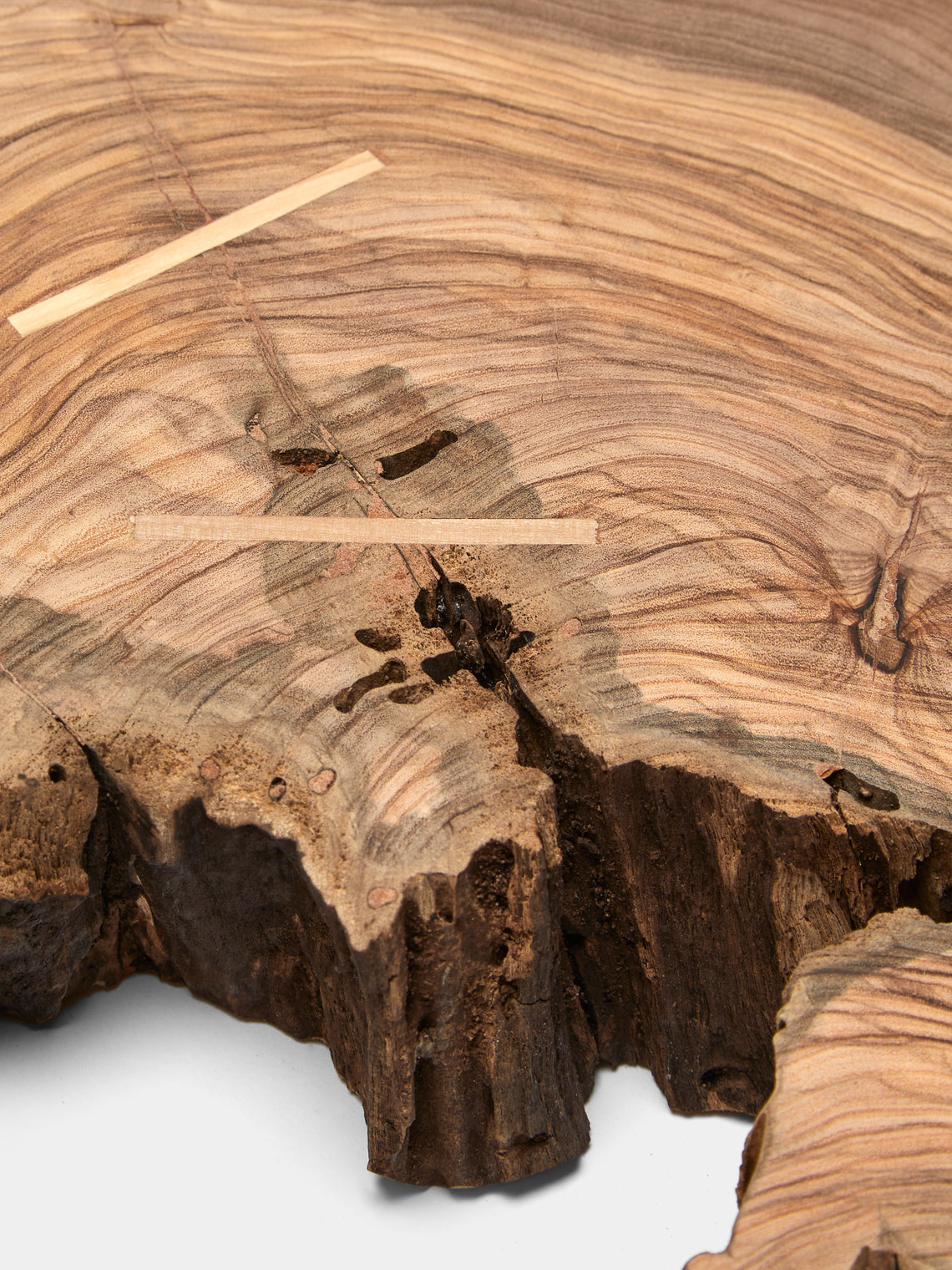 Art Brugi - Hand-Carved Olivewood Cheese Board - Brown - ABASK