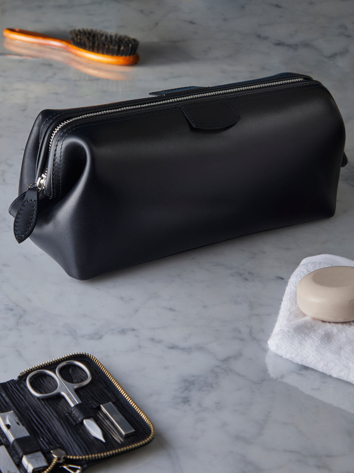 Leather Medium Wash Bag