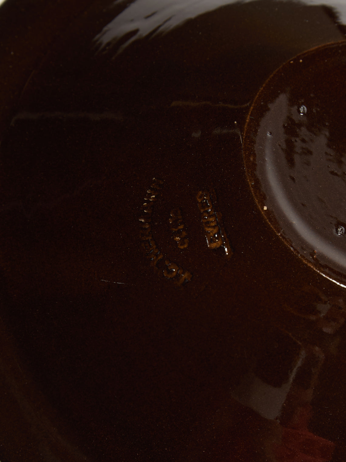 Poterie d’Évires - Strawberries Hand-Painted Ceramic Serving Bowl - Dark brown - ABASK