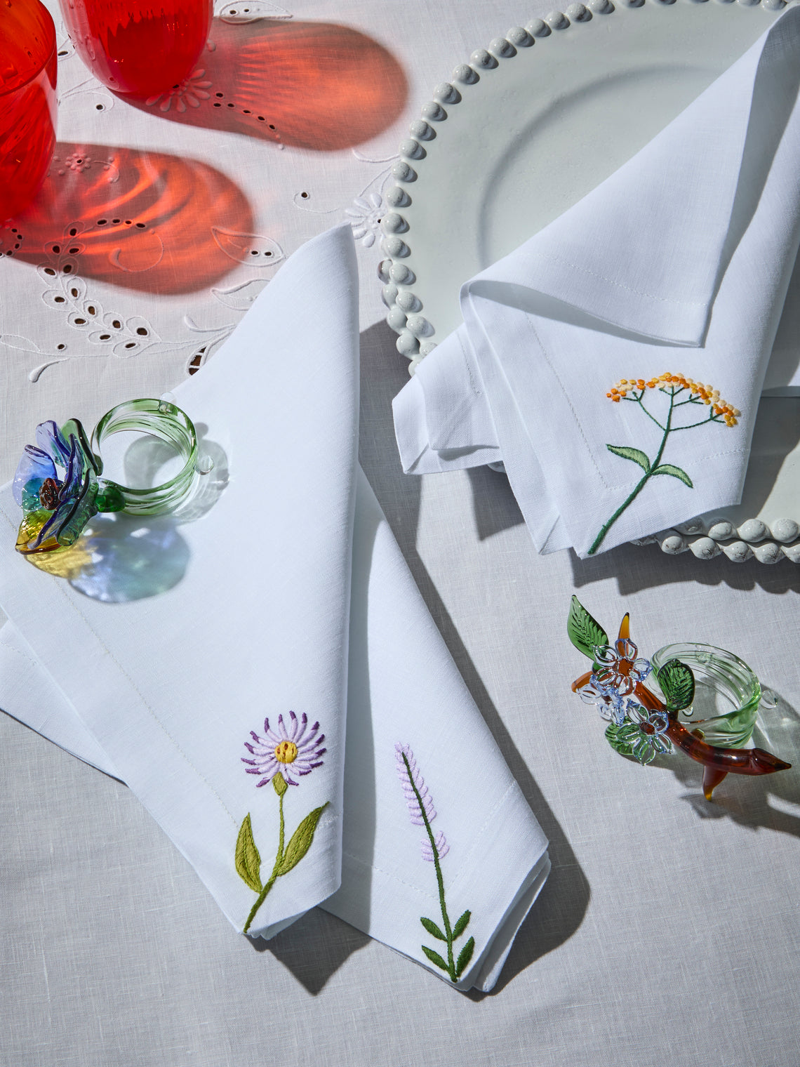 Taf Firenze - | Set of 6 | Summer Floral Hand-Embroidered Linen Napkins - White - ABASK