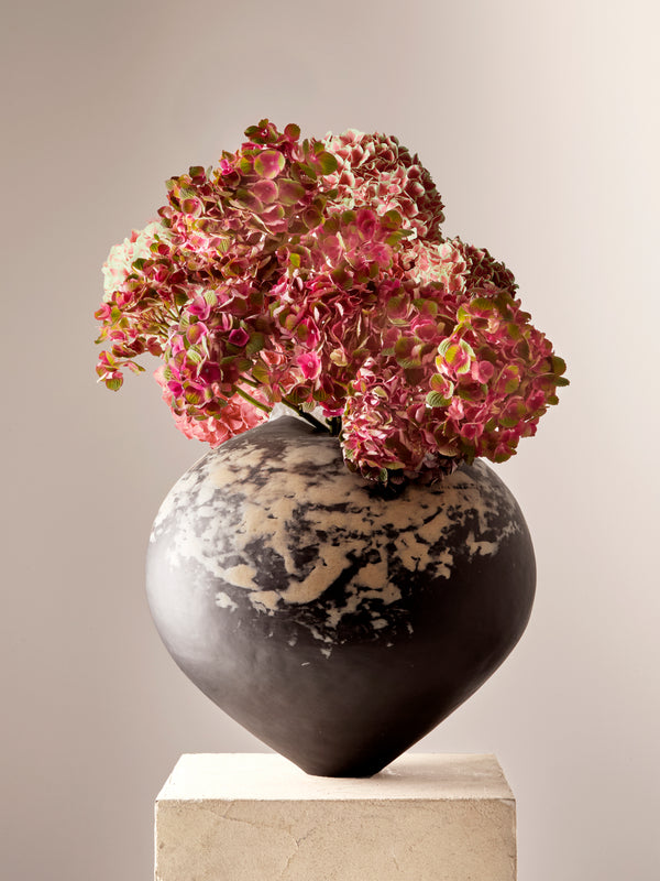 Sara Bergami - Hand-Formed Stoneware Vase (15.5in/40cm) - Black - ABASK