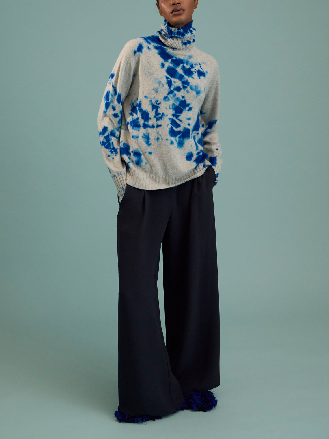 Suzusan - Shibori Cashmere Seamless Turtleneck Raglan Sweater | Size: S - Blue - ABASK