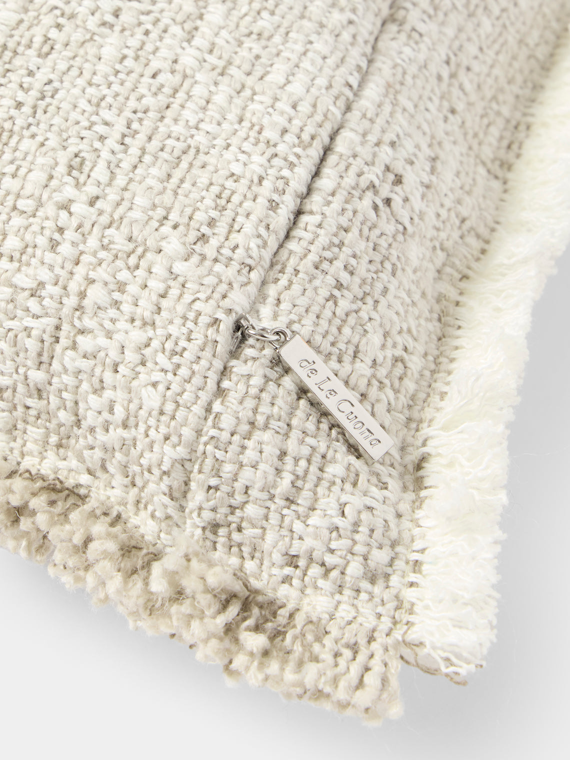 de Le Cuona - Limestone Linen Fringed Cushion (23.5in/60cm) - Gray - ABASK