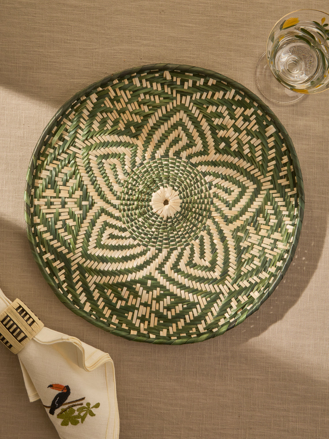 CasaLatina - Liliana Handwoven Tetera Palm Charger Plates (Set of 4) - Black - ABASK
