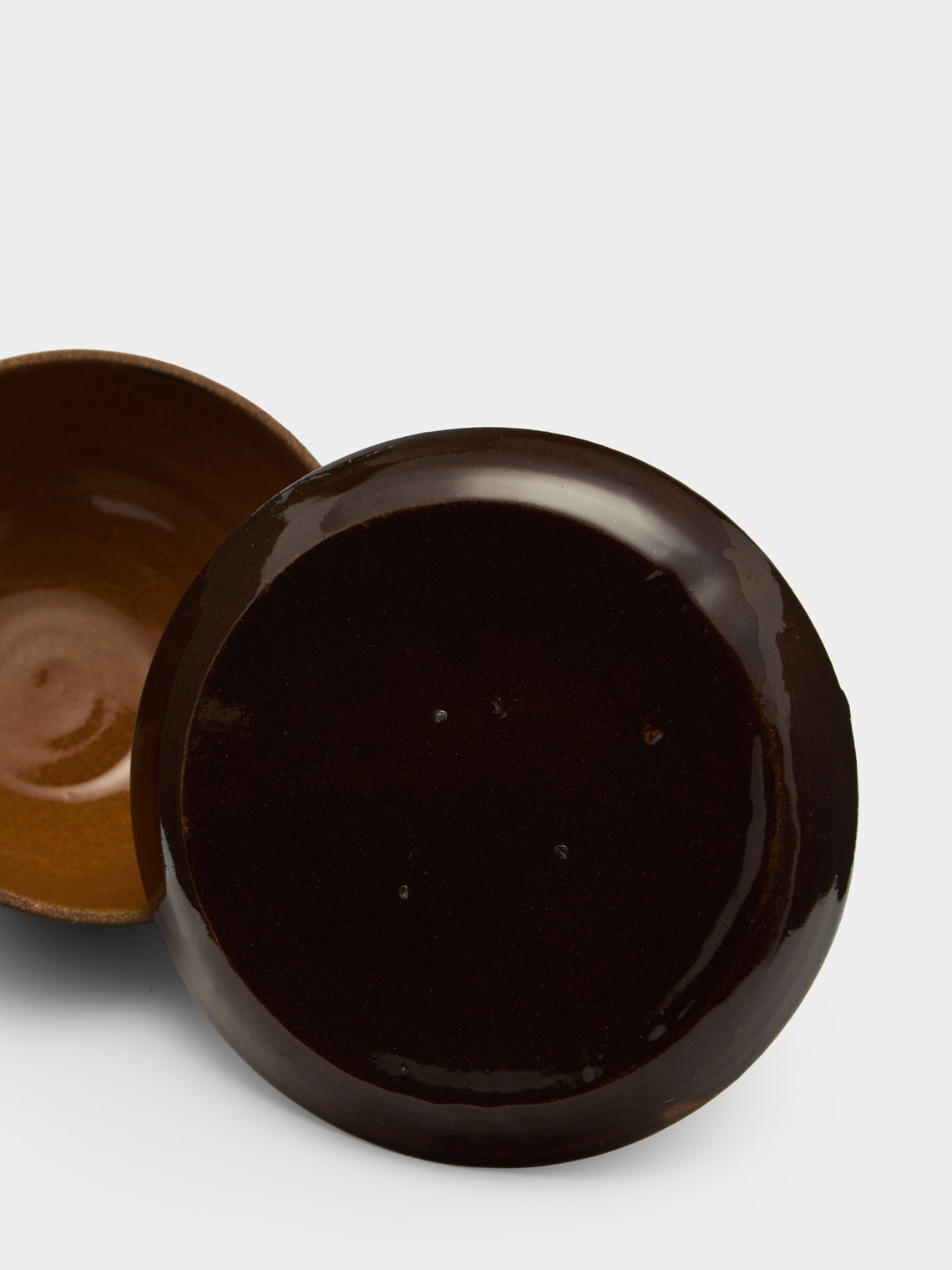 Poterie d’Évires - Flowers Hand-Painted Ceramic Small Lidded Butter Dish - Dark brown - ABASK