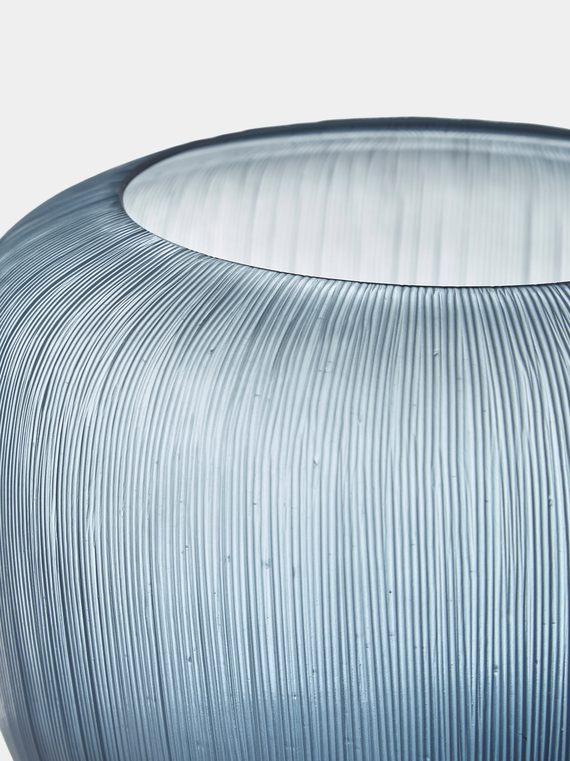 Micheluzzi Glass - Goccia Oceano Millerighe Hand-Blown Murano Glass Vase (8in/20cm) - Blue - ABASK