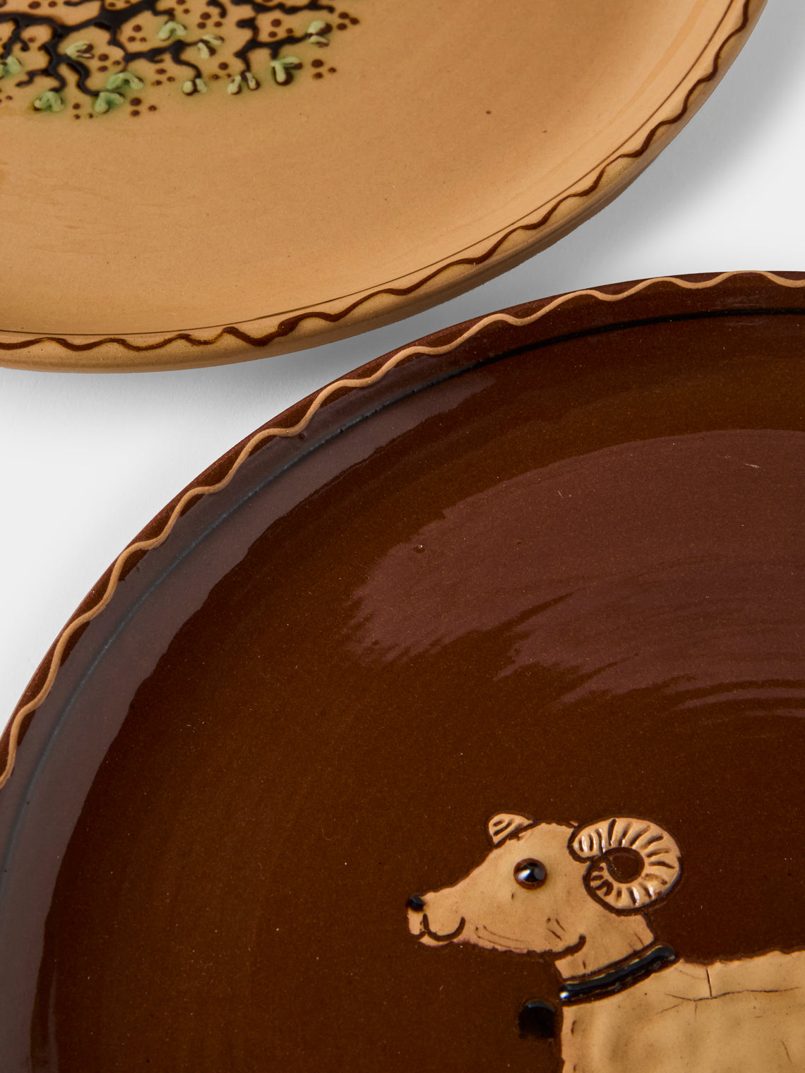 Poterie d’Évires - Animals Hand-Painted Ceramic Dinner Plates – 9.5in/24cm (Set of 6) - Brown - ABASK