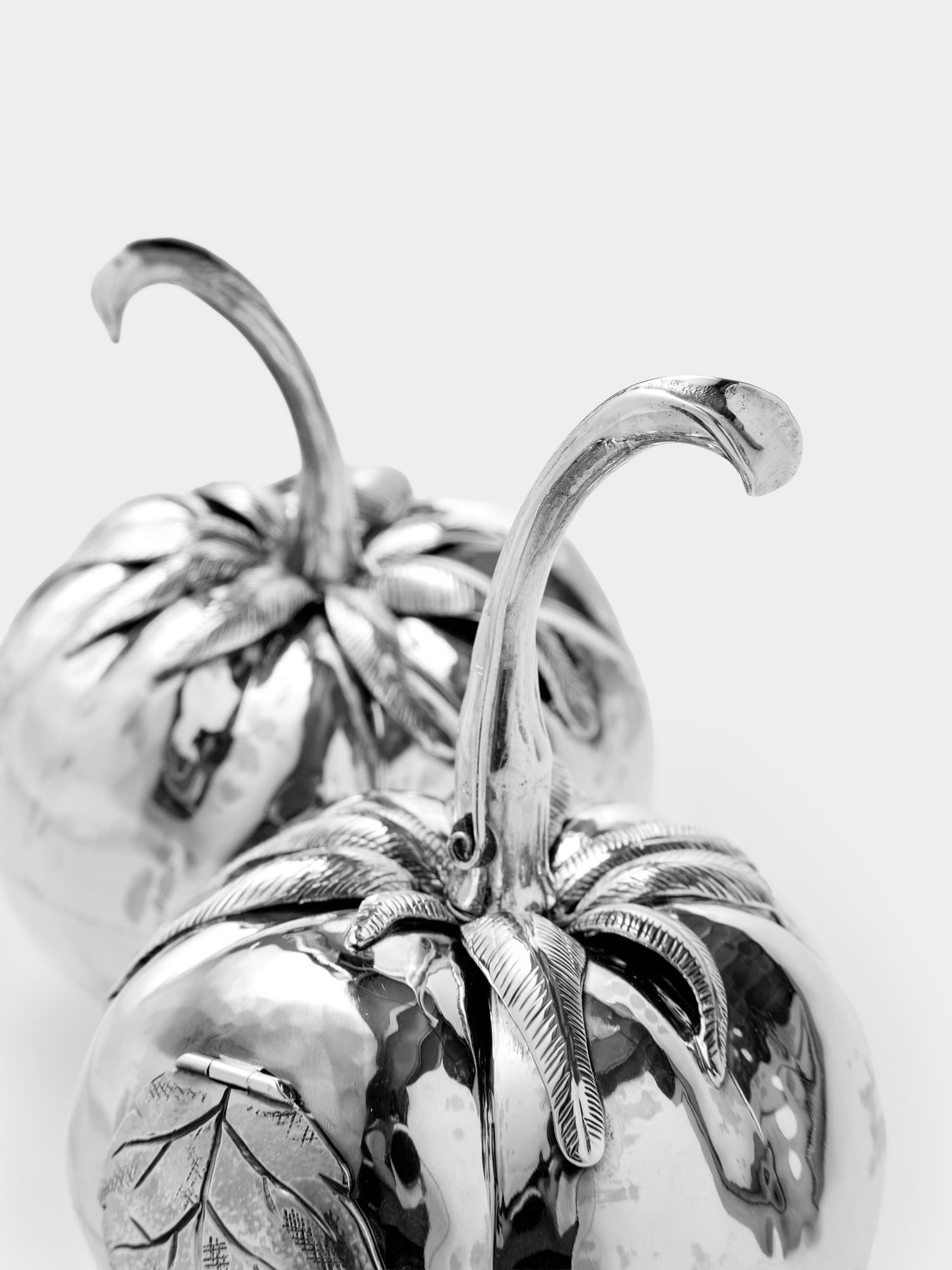 Milanese Silver - Tomatoe Sterling Silver Salt and Pepper Shakers (Set of 2) - Silver - ABASK