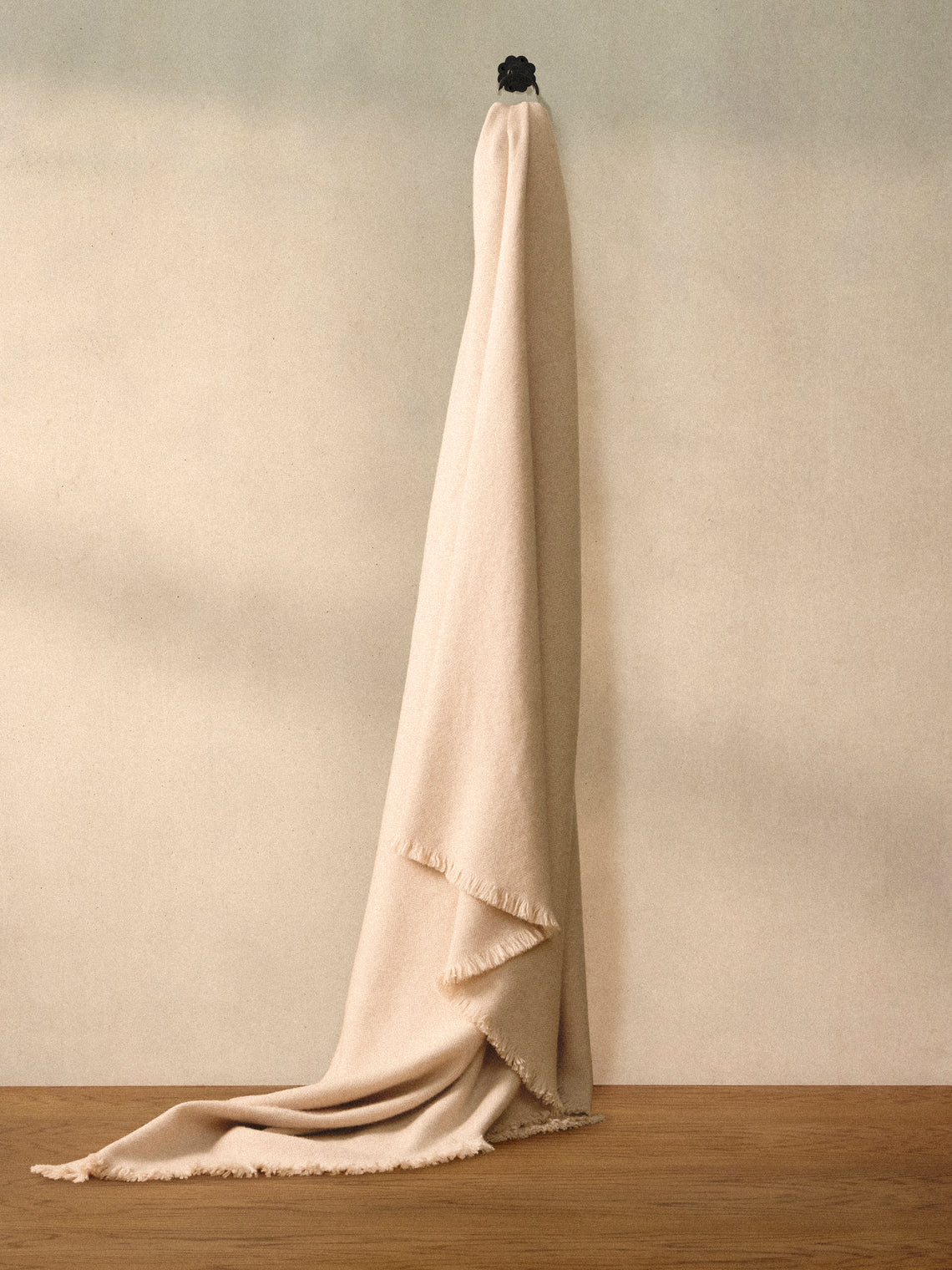 de Le Cuona - Herringbone Cashmere Throw (78.5in/2m) - Cream - ABASK