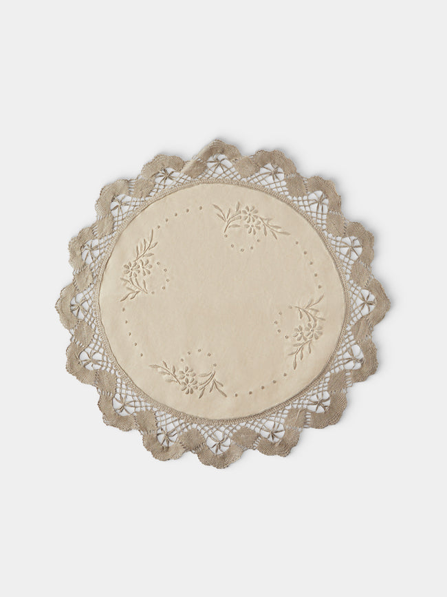 Rolane du Dreuih Creations - Lacework Linen Large Round Placemats (Set of 4) - Beige - ABASK - 