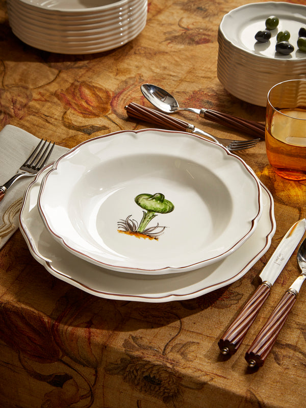 Este Ceramiche - Bristol Mushrooms Hand-Painted Ceramic Soup Plates – 9.5in/24cm (Set of 6) - White - ABASK