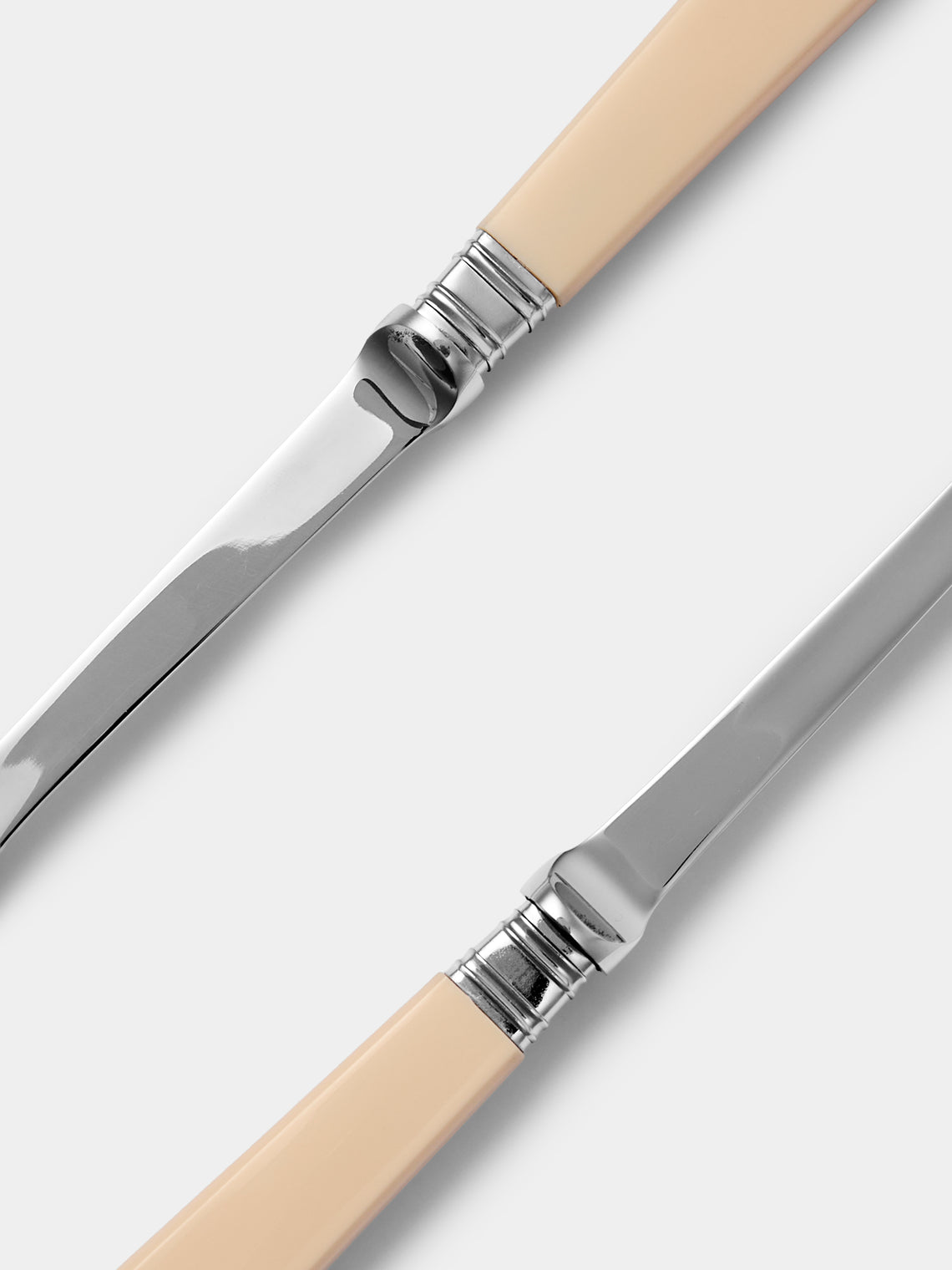 Alain Saint-Joanis - | Set of 2 | Joyau Resin Salad Servers - Cream - ABASK