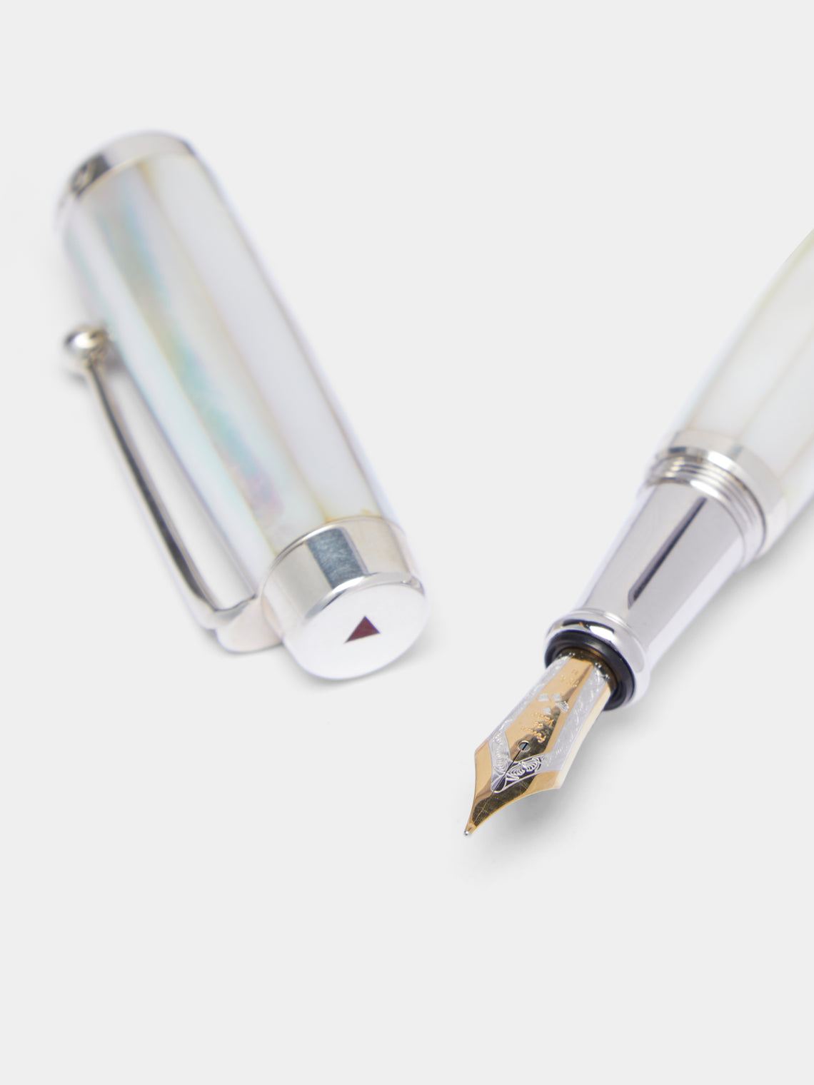 Antique and Vintage - 2005 Ferrari Da Varese Mother of Pearl Fountain Pen - Silver - ABASK