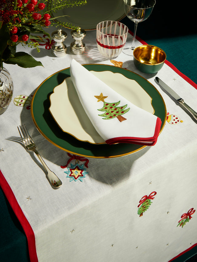 Loretta Caponi - Christmas Embroidered Linen Table Runner - White - ABASK