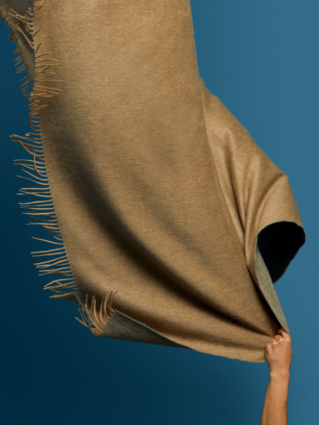Begg x Co - Arran Cashmere Reversible Blanket - Light Grey - ABASK