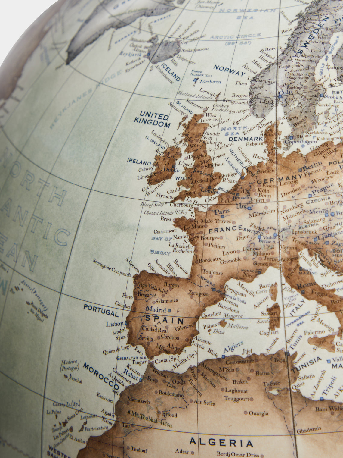 Bellerby & Co - The Livingstone Desktop Globe (36cm) -  - ABASK