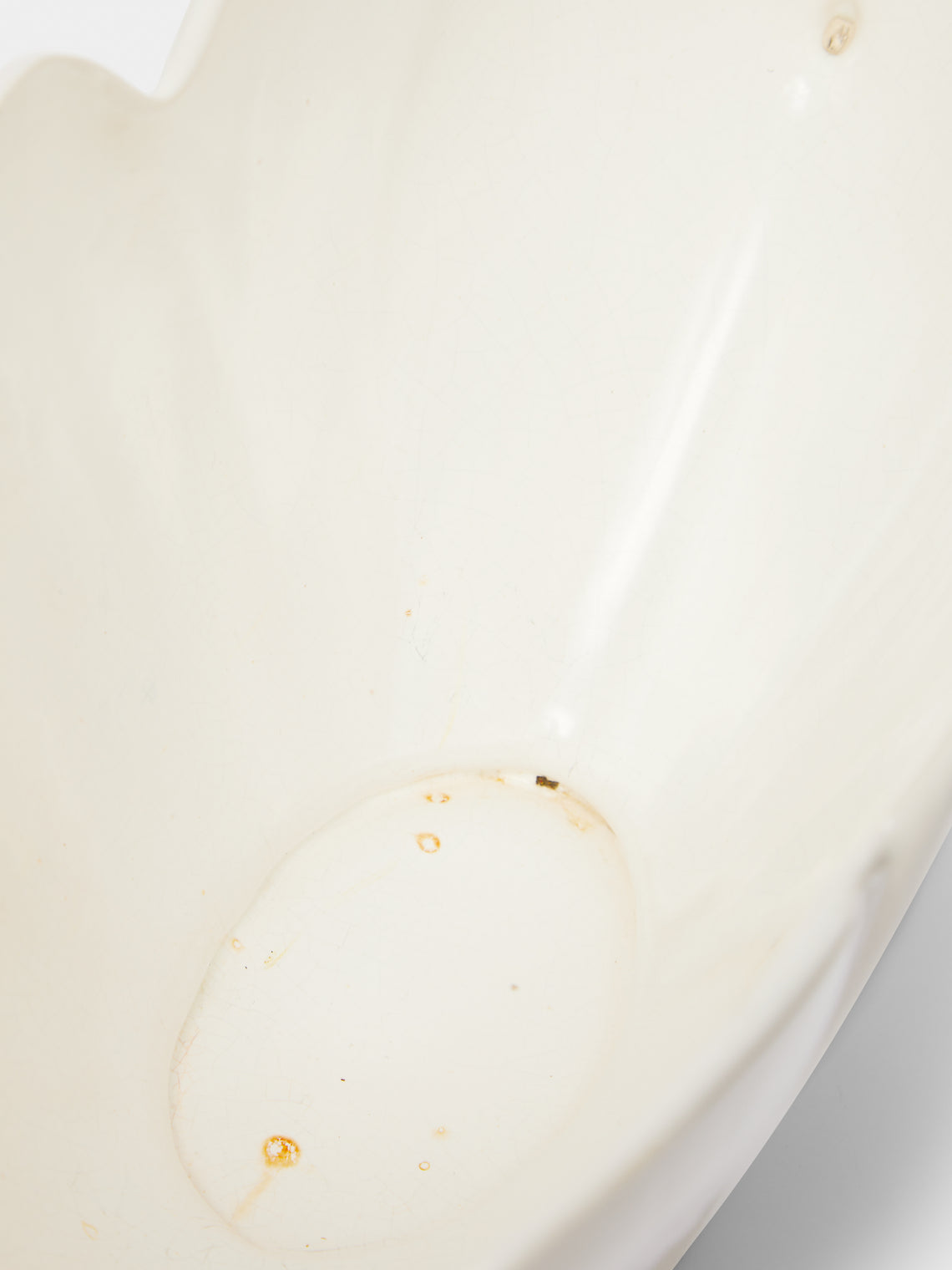 Antique and Vintage - 1930-1940 Leaf Design Mantle Vase - White - ABASK